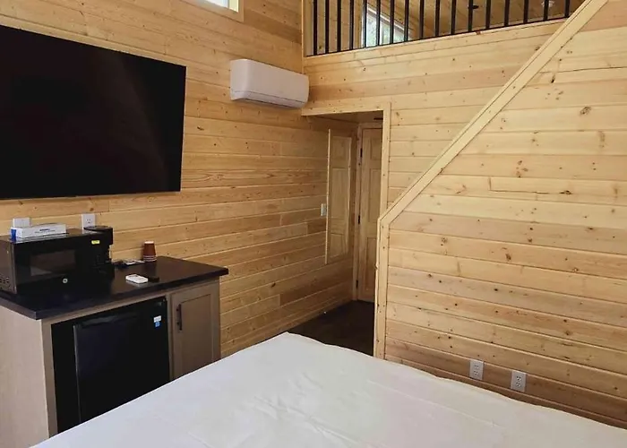 Chalet New Chalet! Closest To South Rim 20 Min, 2 Kingbeds Loft No Kitchen *