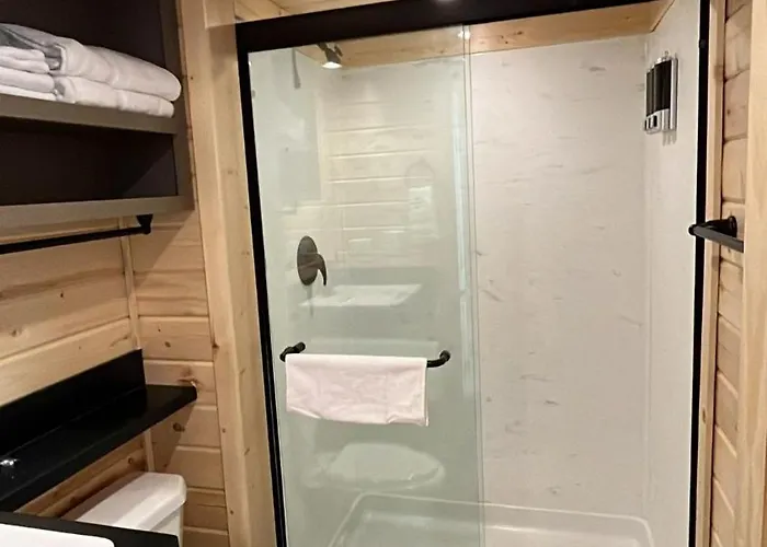 New Chalet! Closest To South Rim 20 Min, 2 Kingbeds Loft No Kitchen Chalet