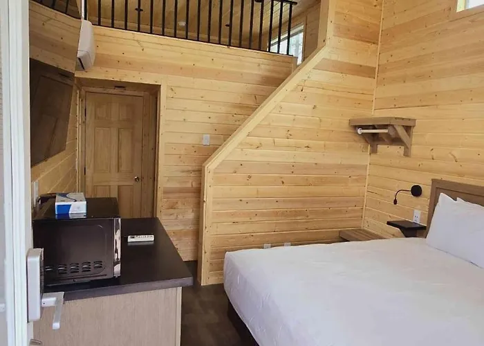 Chalet New Chalet! Closest To South Rim 20 Min, 2 Kingbeds Loft No Kitchen