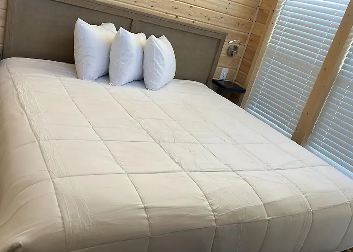New Chalet! Closest To South Rim 20 Min, 2 Kingbeds Loft No Kitchen *